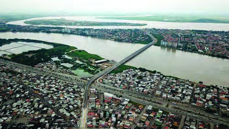 Puente sobre el río Daule